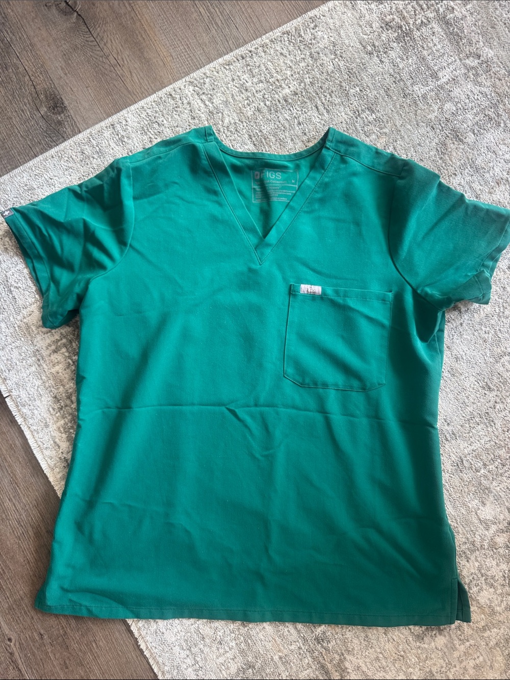 Women’s scrub top